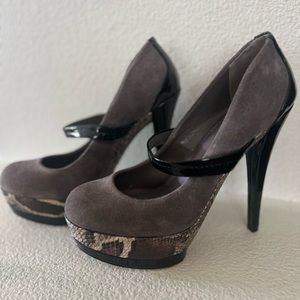 Jessica Simpson snake & sassy!